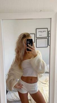 Public Photo of yourbarbiie