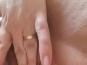 Rasata e subito masturbata sotto la doccia